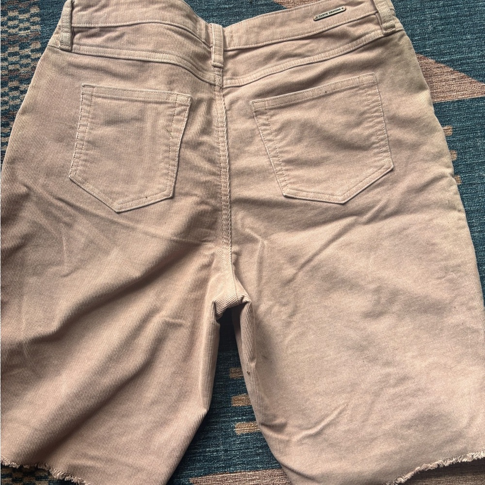 Light pink Carve design Shorts